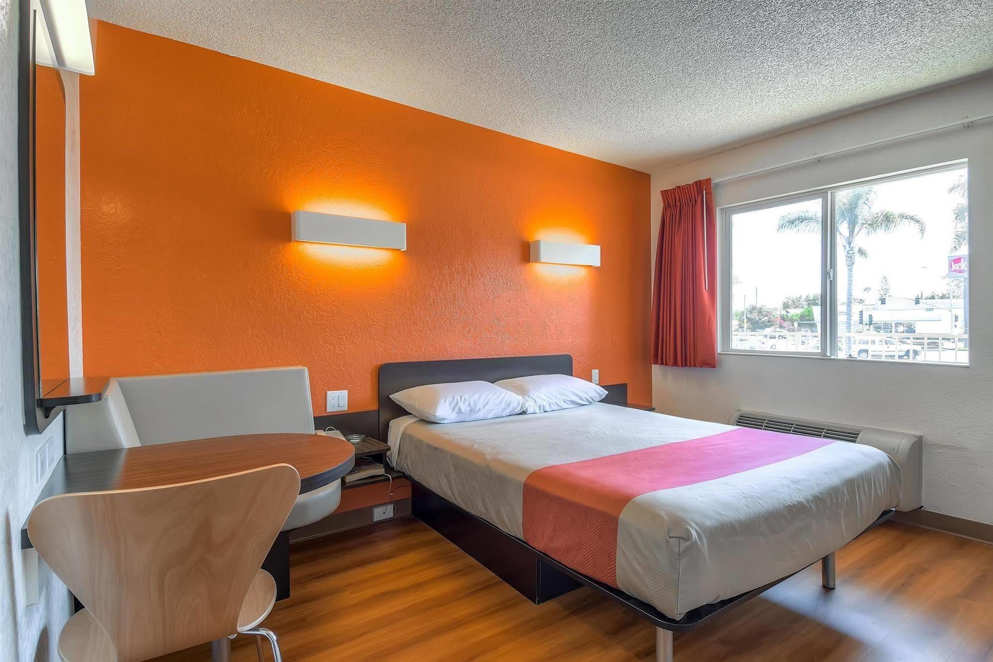 Motel 6-Long Beach, Ca - Los Angeles Εξωτερικό φωτογραφία