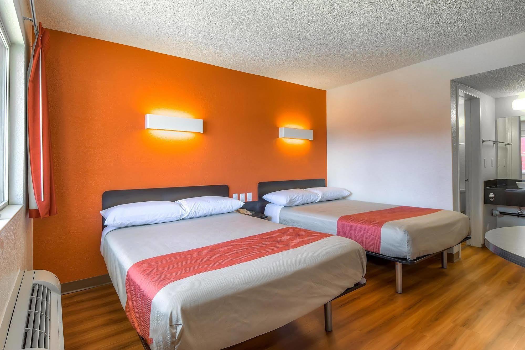 Motel 6-Long Beach, Ca - Los Angeles Εξωτερικό φωτογραφία
