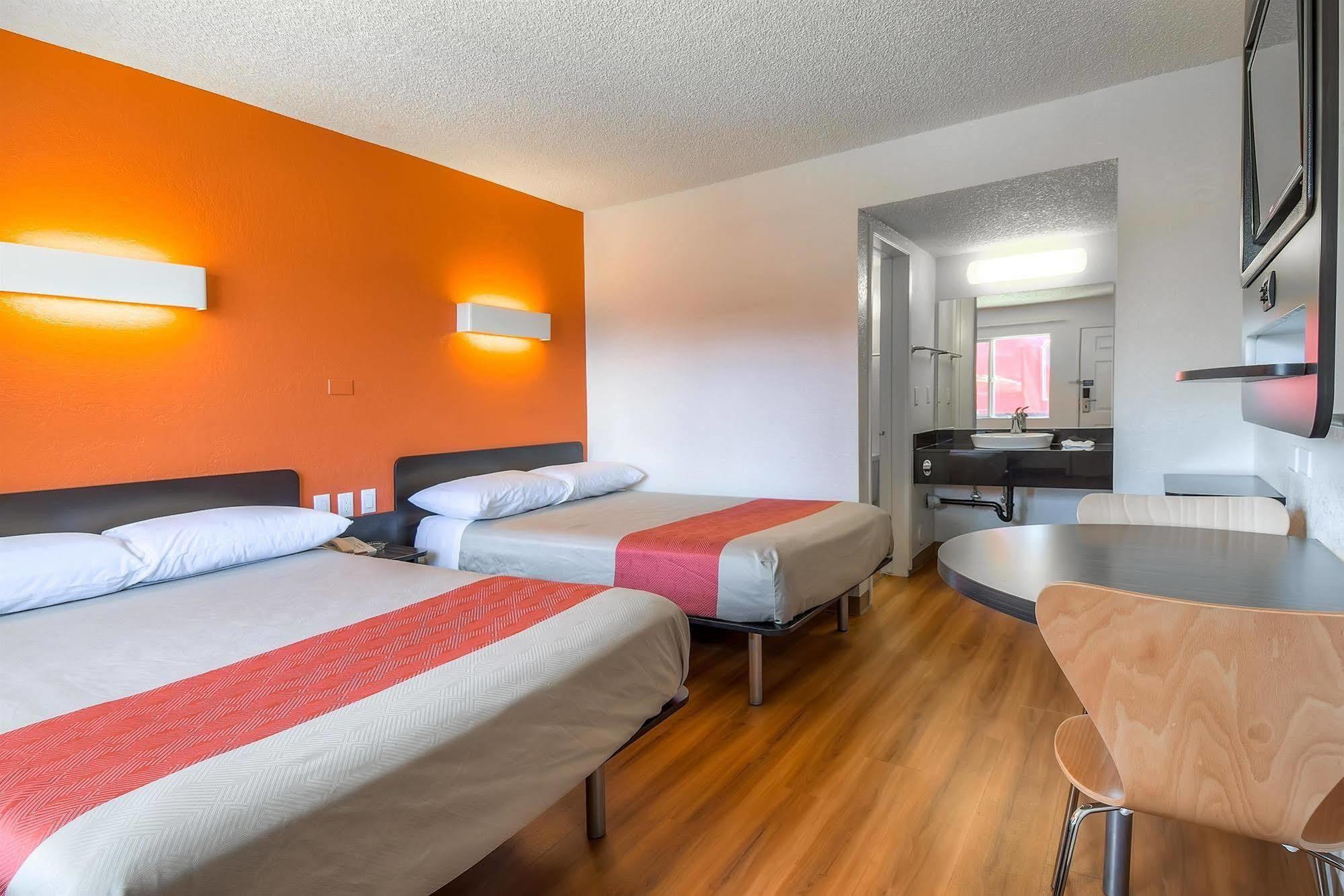 Motel 6-Long Beach, Ca - Los Angeles Εξωτερικό φωτογραφία