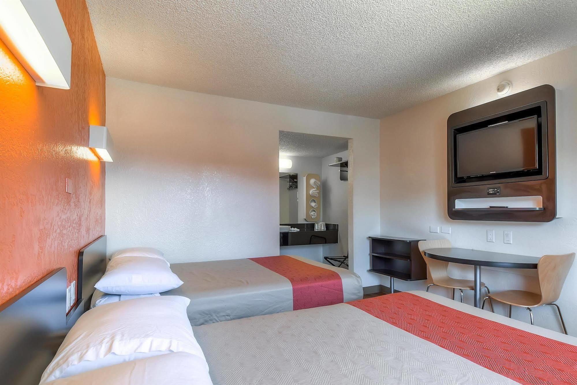 Motel 6-Long Beach, Ca - Los Angeles Εξωτερικό φωτογραφία