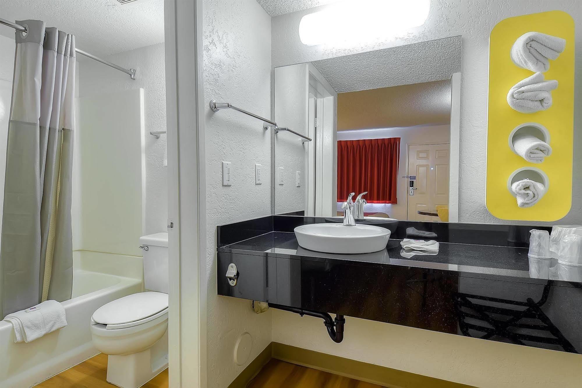 Motel 6-Long Beach, Ca - Los Angeles Εξωτερικό φωτογραφία