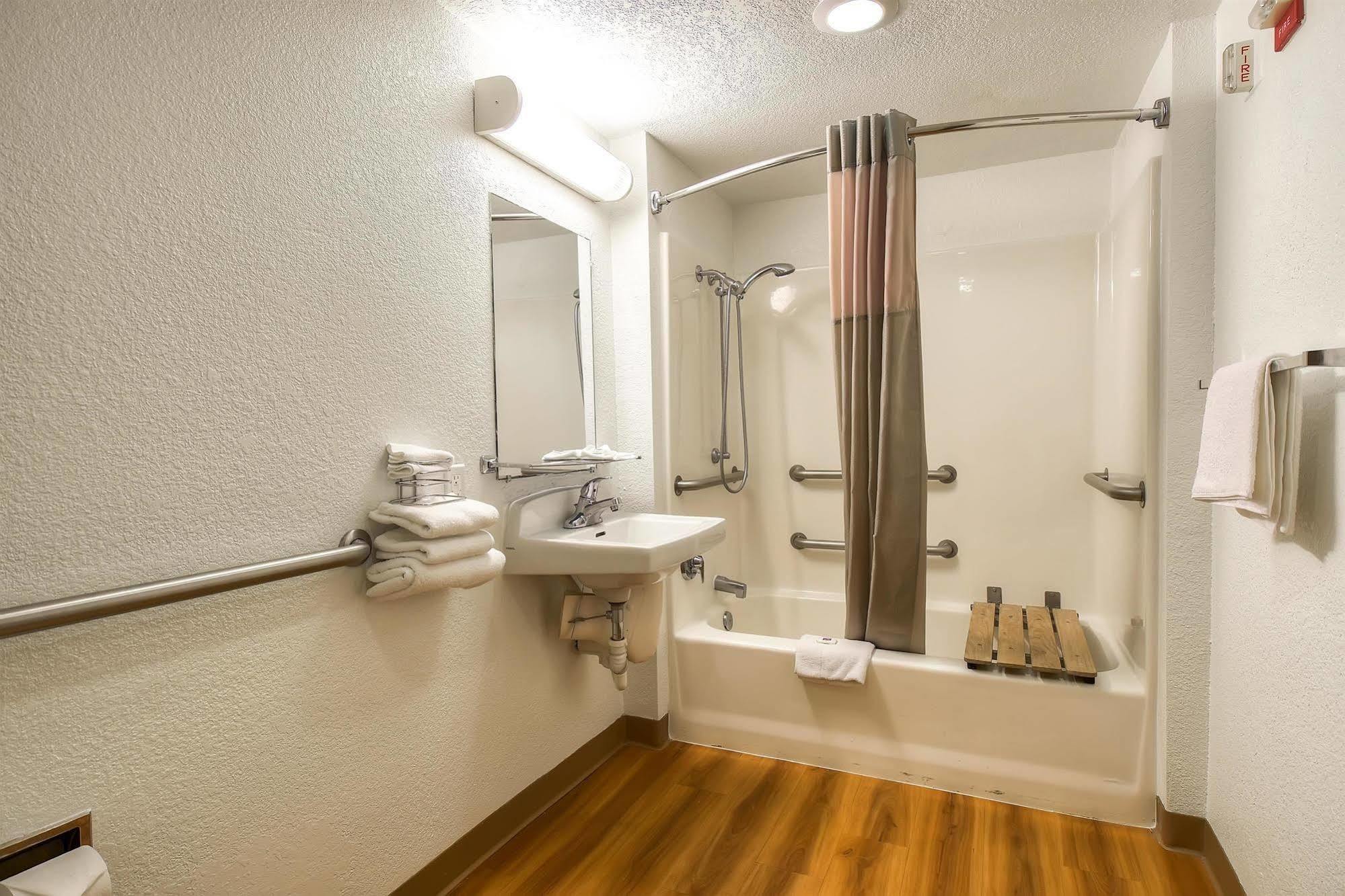 Motel 6-Long Beach, Ca - Los Angeles Εξωτερικό φωτογραφία